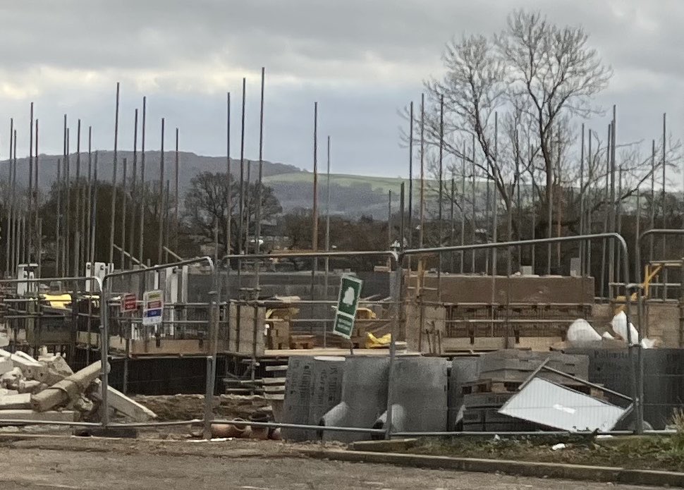 DerekTwine's tweet photo. Passing by this local building site reminded me of a Christmas present from 65 years ago 🥹. Ah, nostalgia. Impressed that at the time #Bayko didn’t see construction as gender specific✅ https://t.co/OrrVpqNYqH