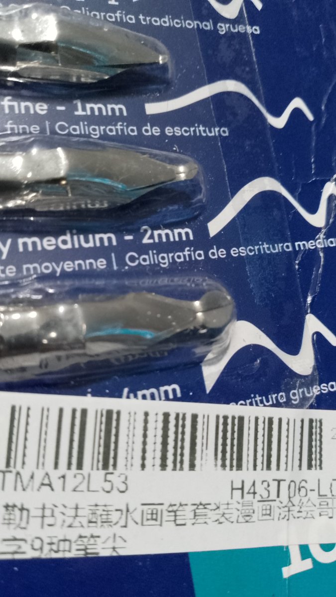 ZadenZane's tweet image. ✒️新しいニッブコレクション✍️
More dipping pen nibs arrived today!
I want to try using the giant roundpoint nib, it looks like a mini frying pan attachment!

#DipPen #inkpen #calligraphy #inkdrawing #Indiaink #indianink