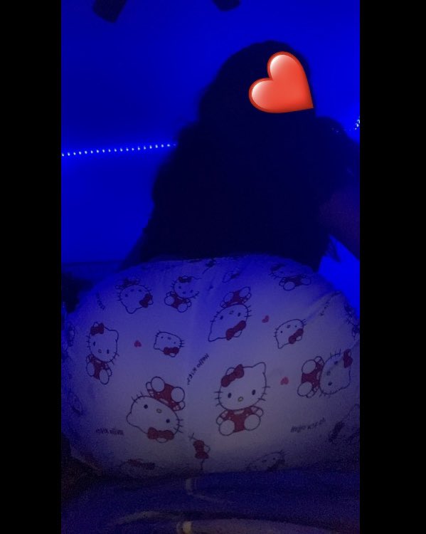 NoxKyss's tweet photo. RT if u want me to sit on your face ☺️ https://t.co/r7Vcmsqa2s