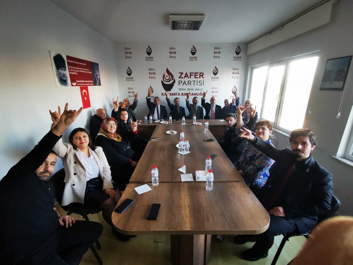ZP6bolge's tweet photo. Zafer Partisi 6. Bölge Teşkilat Başkanlarımız Kayseri İl Başkanlığında Toplantılarını Gerçekleştirdiler. 
Zafer Yakın.
@umitozdag 
@zaferpartisi 
@Alidincercolak 
@GunkayaHasim 
@zaferkonyail 
@MersininZaferii 
@ZaferPartisi38 
@zafernevsehir
@zaferp_aksaray https://t.co/YMaUVoETU8
