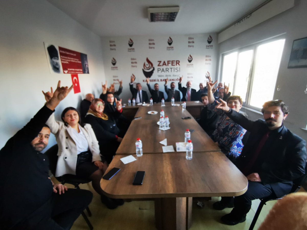 ZP6bolge's tweet photo. Zafer Partisi 6. Bölge Teşkilat Başkanlarımız Kayseri İl Başkanlığında Toplantılarını Gerçekleştirdiler. 
Zafer Yakın.
@umitozdag 
@zaferpartisi 
@Alidincercolak 
@GunkayaHasim 
@zaferkonyail 
@MersininZaferii 
@ZaferPartisi38 
@zafernevsehir
@zaferp_aksaray https://t.co/YMaUVoETU8