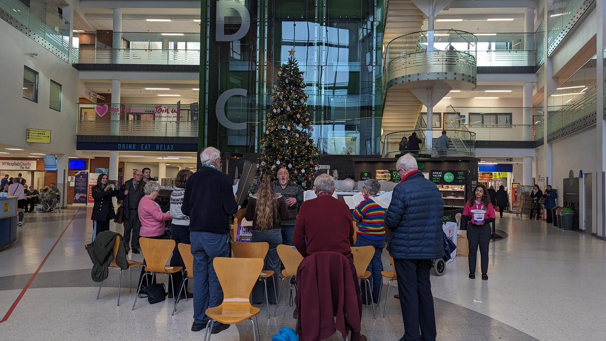 🎶 Melodies of Joy🎶 A warm and festive thank you to Ackworth Renaissance Singers for wrapping our Pinderfields atrium in the magic of your voices this holiday season!🌟 Your musical gift is a true Christmas blessing and we want to express our heartfelt gratitude🎤🎁