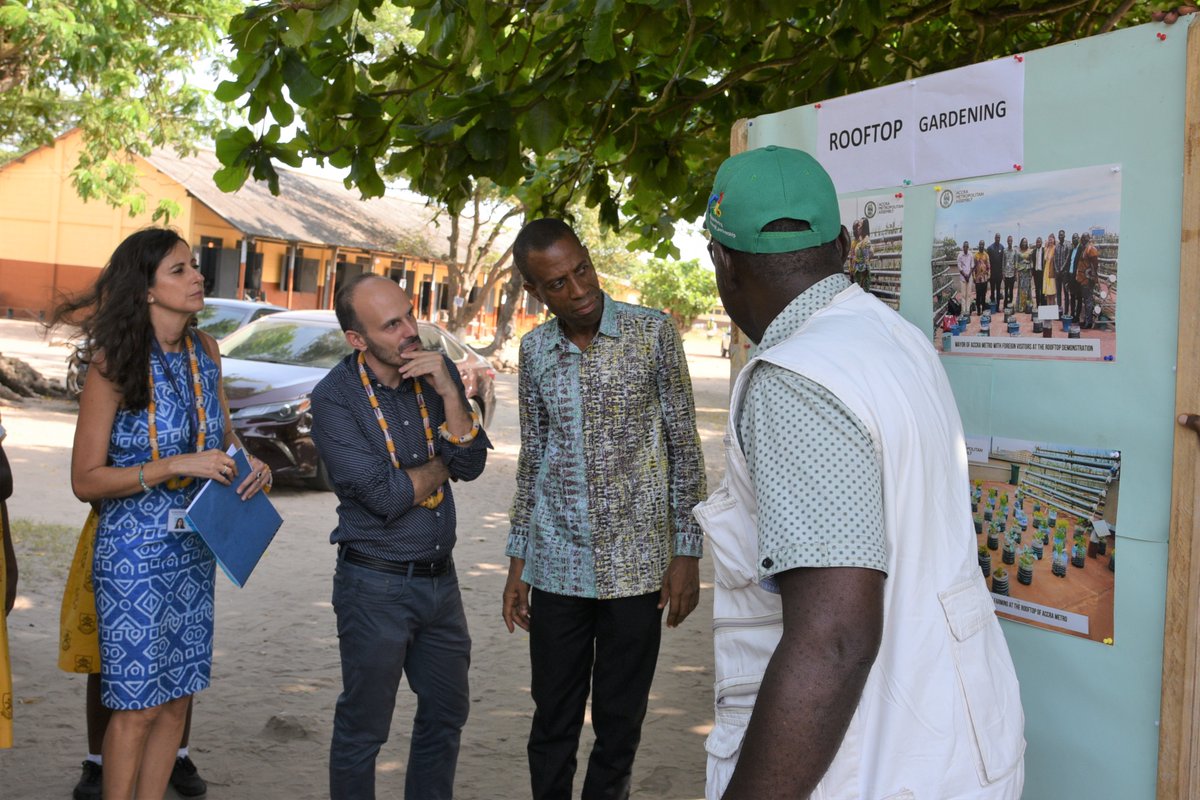 EuropeInGhana's tweet photo. Proud of students and teachers of St. Mary Roman Catholic School in Accra who showed off their green thumb ability and how they have been protecting the #climate by setting up a #schoolgarden when we visited their school with @AccraMetropolis during the #EUClimateWeek last month. https://t.co/P3OwTTWx3s