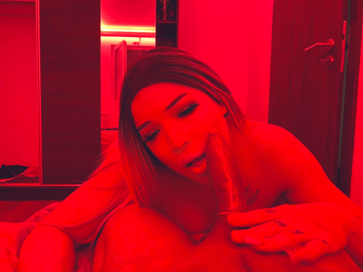 semminoryna's tweet photo. Like +reetwet = rád irok 😈 Gyere és szoptass meg  te is új követők közül valakivel ingyen talizok hajrá 🍆😉 https://t.co/tYo9NRZWkt