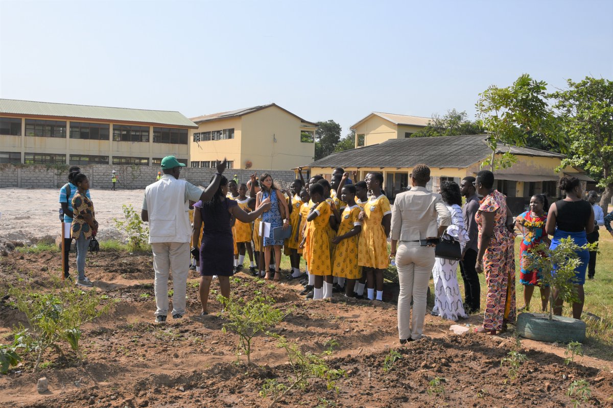 EuropeInGhana's tweet photo. Proud of students and teachers of St. Mary Roman Catholic School in Accra who showed off their green thumb ability and how they have been protecting the #climate by setting up a #schoolgarden when we visited their school with @AccraMetropolis during the #EUClimateWeek last month. https://t.co/P3OwTTWx3s