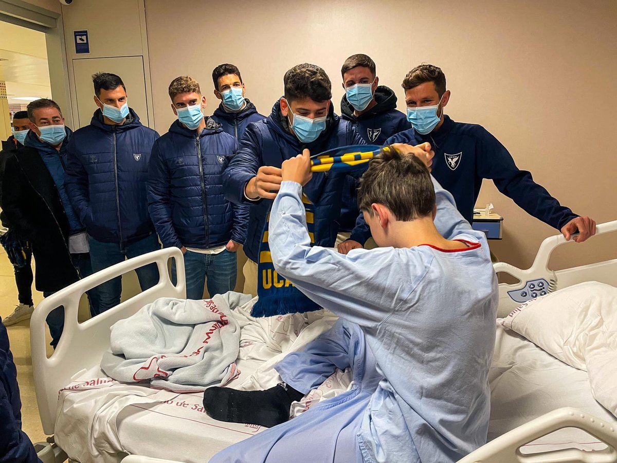 🌟💙 Los verdaderos héroes y campeones del mundo , Olímpicos son  de área Hospital Universitario de la Arrixaca por su dedicación diaria. ¡Felices Fiestas a Todos! 🌠

🌟💙 ¡Regalando Sonrisas!
<a href="/UCAMMurciaCF/">UCAM Murcia CF</a> <a href="/UCAM/">UCAM Universidad</a> <a href="/ViventaMurcia/">Viventa Grupo Inmobiliario</a> <a href="/amounalrent/">Amounal ®</a> <a href="/AreaUnoArrixaca/">Área 1 Arrixaca</a> 🎄🎁🥰