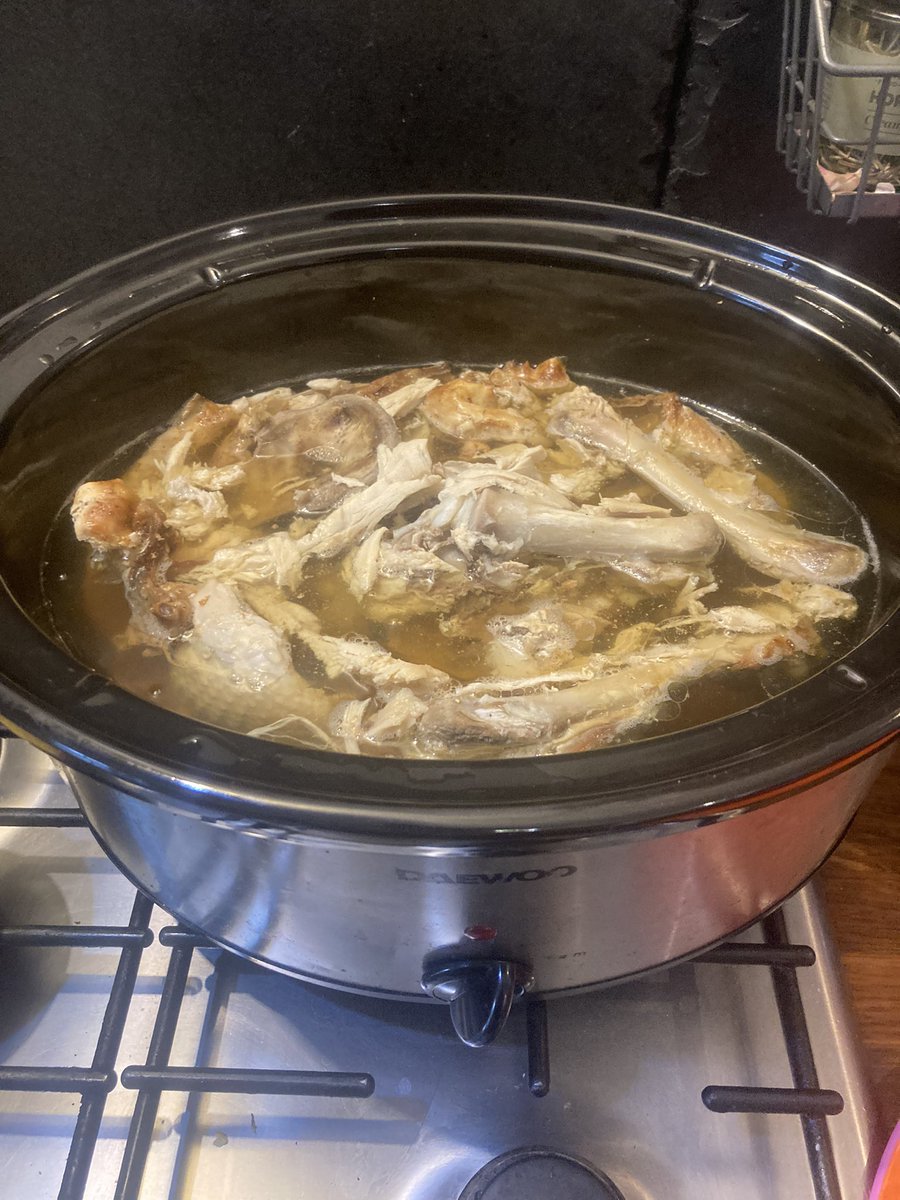 Orsonkartt's tweet image. #greatbritishtradition . #postxmas #stockpot - am I the only one who still does this ?  - tomorrow we will have healthy  #bonestock