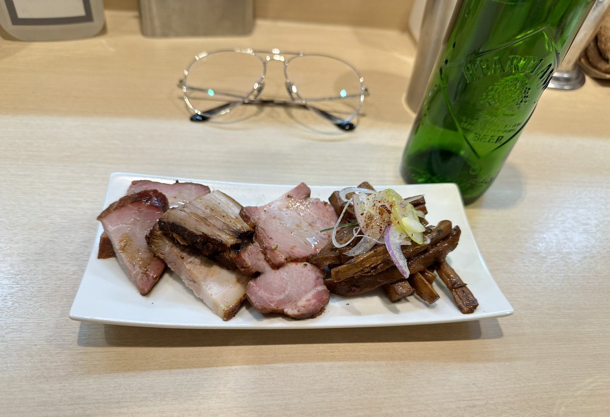 _myuara_'s tweet photo. 麺処 秋もと@市が尾
【特製 鰹醤油つけ麺  大盛 ＋おつまみ盛り＋ハートランド】 

めちゃくちゃ美味しかった☺️
今年ラストかも？🤔
年末年始またすぐ食べたい最高の一杯！🍜
ごちそうさまでした💯✨ https://t.co/Uy3GQzjbRV