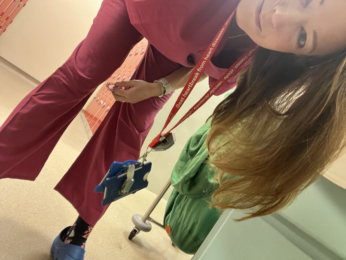 kristelDr15's tweet image. Someone has shrunk the scrubs over Xmas… (I mean shorter trousers are maybe trendy but this is ridiculous.. I am wearing them hipster level in this) ..while we are at it who wears XL surgical gowns? I do.. so what’s everyone taller been wearing??? 🤔 #sizing rethink needed NHS?