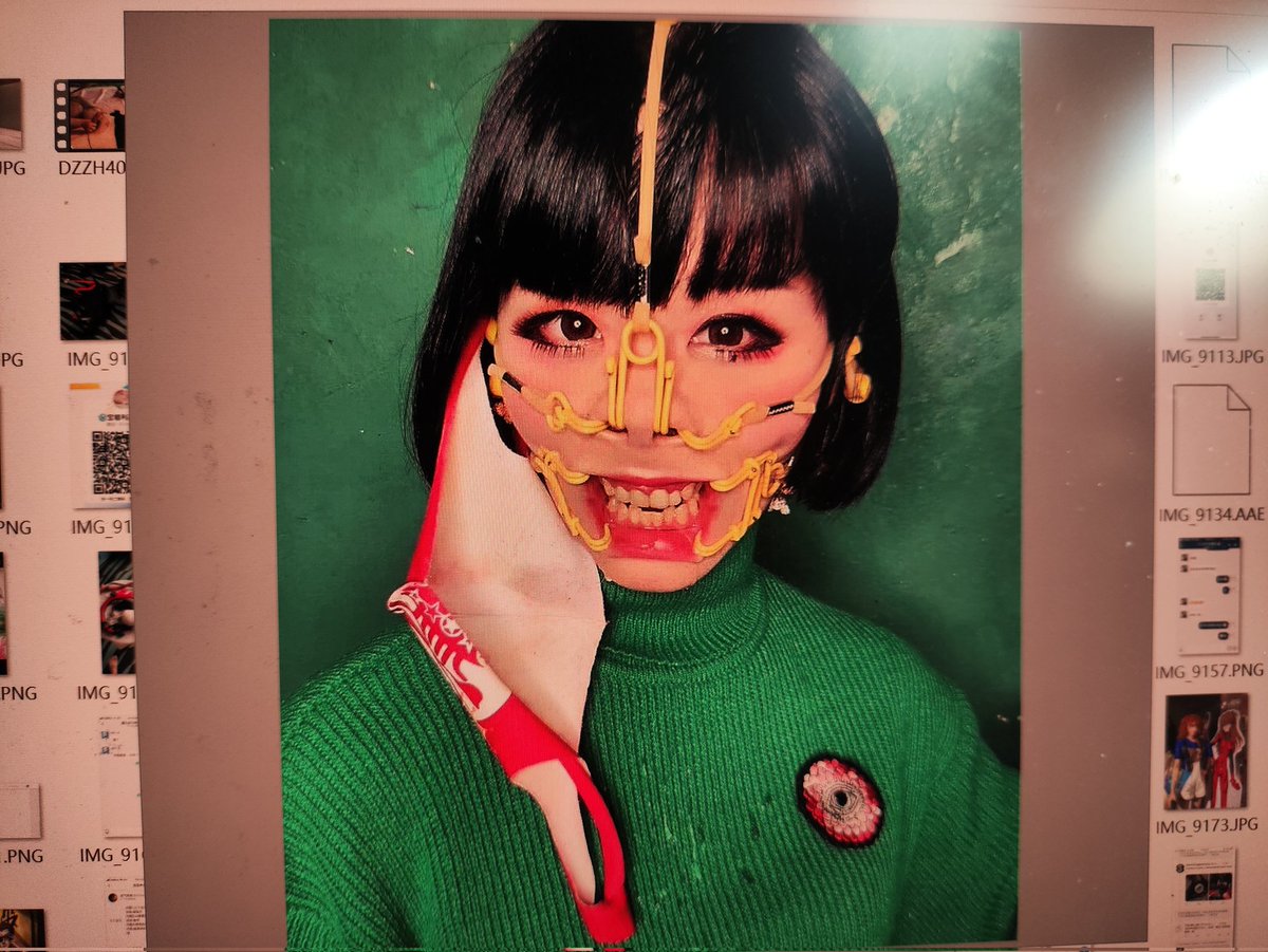 新搞到几组 #颜面崩坏 的小道具
（图三为网图，侵删）