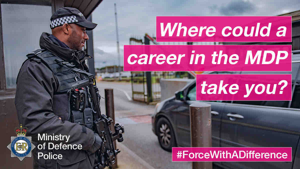 MODPolice's tweet image. Trained to national police firearms standards, our officers provide an overt deterrent against potential terrorist threats.

Find out more about a career in the MDP ➡️ mod.police.uk

#JoinMDP #WeAreRecruiting #ForceWithADifference