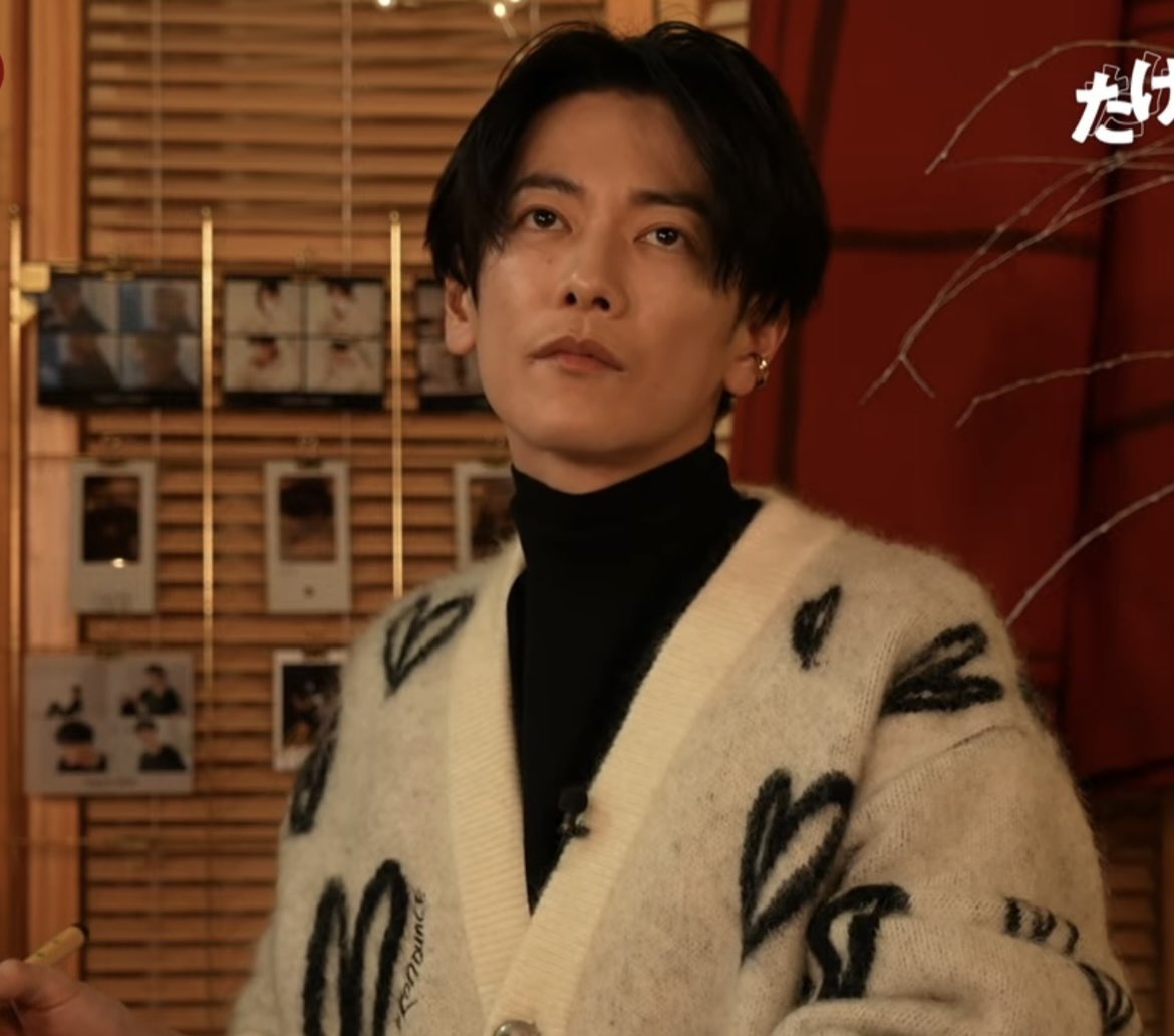 YUI321TAKERU's tweet image. #たけてれ #佐藤健さん #椿本さん
面白すぎた♥️書き初めは 半紙を出すところから良いദ്ദി˶ｰ̀֊ｰ́ )
健画伯最高