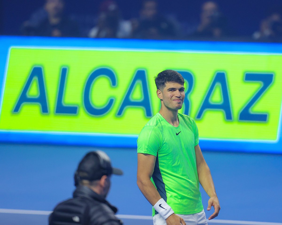 Dogukandilber's tweet photo. Carlos Alcaraz, Novak Djokovic'i 4-6, 6-4, 6-4 yenerek Riyad'taki gösteri maçından galip ayrılıyor
#RiyadhSeason #TennisCup https://t.co/x13444GvaK