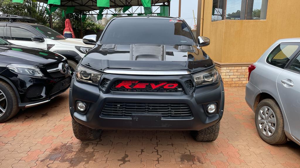 DriveNowUg's tweet image. The Gecko face speaks for the Toyota Hilux Revolution.....

#ConquerNow