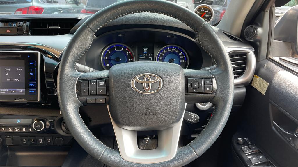 DriveNowUg's tweet image. The Gecko face speaks for the Toyota Hilux Revolution.....

#ConquerNow