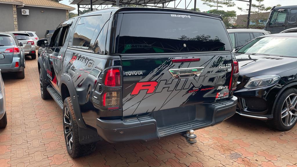 DriveNowUg's tweet image. The Gecko face speaks for the Toyota Hilux Revolution.....

#ConquerNow