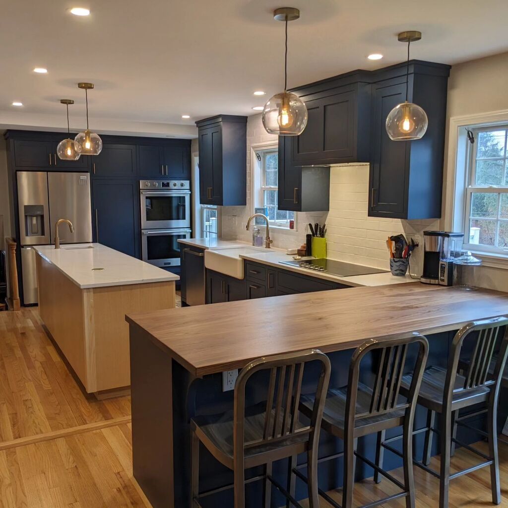 coopersteele's tweet photo. Just in time for Christmas, the kitchen was done. It was nearly 5 months in the making, but we are so happy with the final result. Dining room still pending 😕😂

Cabinets: @simpsoncabinetry 
Colors / Design: @saraharrisoninteriors 
Wood Counters: @urb… https://t.co/00snwZQBAG https://t.co/Tl9mwnkkC1