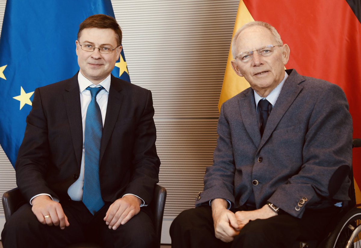 🇩🇪 Großer Politiker und überzeugter Europäer. Es war mir die größte Ehre mit Wolfgang Schäuble über viele Jahre über Wirtschaftspolitik zu diskutieren und zu verhandeln. Er war hart aber fair. Rest in peace, Wolfgang.