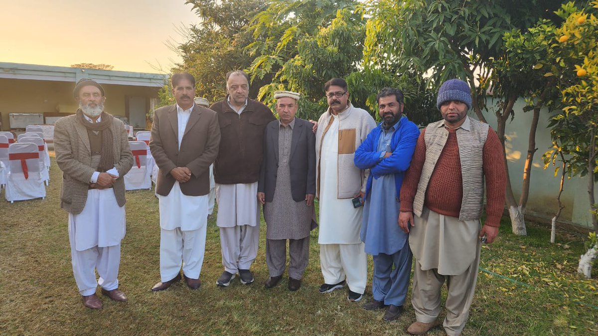 rfzofficial's tweet photo. یونین کونسل ریحانہ گاؤں کاہل میں راجہ فیصل زمان کی زبردست انٹری
 یونین کونسل ریحانہ کے گاؤں کاہل سے قاضی راشد صاحب نے اپنے دھڑے،جنبے اور برادری سمیت آزاد امیدوار برائے صوبائی اسمبلی حلقہ ٠ی کے 47 راجہ فیصل زمان کی حمایت کا اعلان کر دیا اور بھر پور طریقے سے کیمپین کرنے کا عزم کیا. https://t.co/eQFeNkeDXL