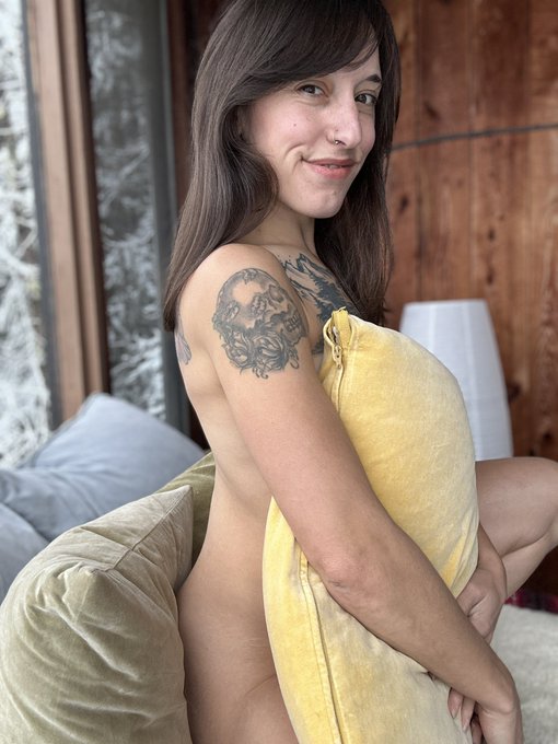 Happy Hump Day ⭐️ https://t.co/8ZkxYre7M1