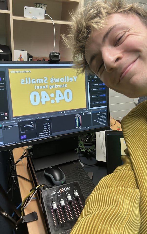 #YellowsSmalls IS LIVE

👇👇👇👇👇
Twitch.tv/yellowisnice_
Twitch.tv/yellowisnice_
Twitch.tv/yellowisnice_