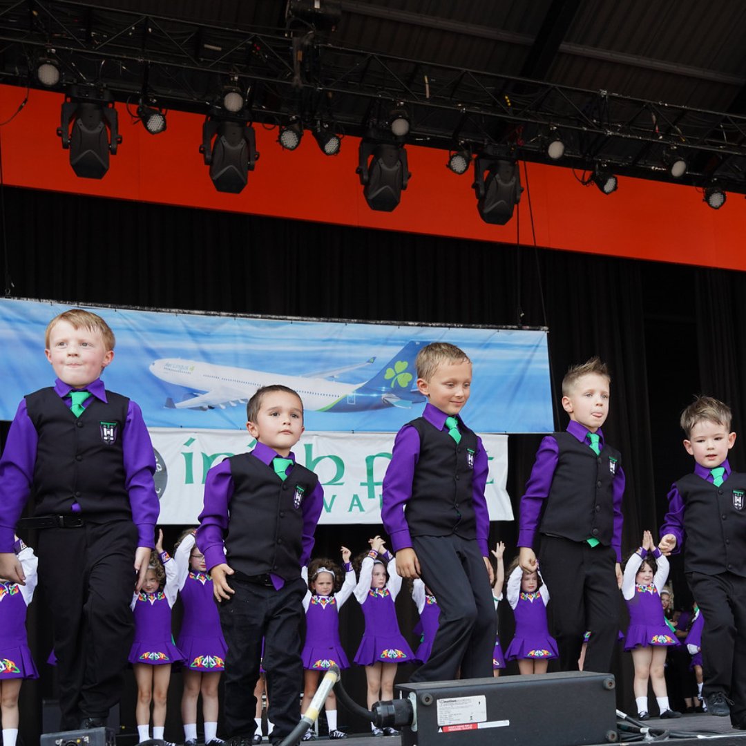 The Glencastle Irish Dancers had us all up on our feet dancing 🤩 🎶