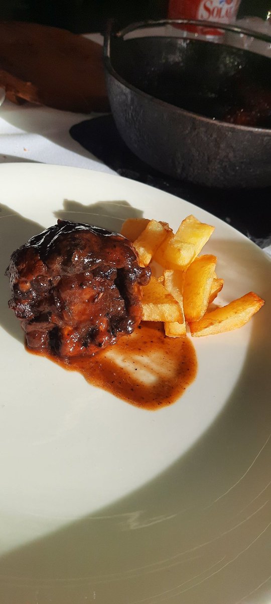 "Rabocontundencia" mirarlo por donde se quiera, pero 4 📷 <a href="/casagarras/">Casa Garras</a> 😚
5- Rabo de vaca guisado