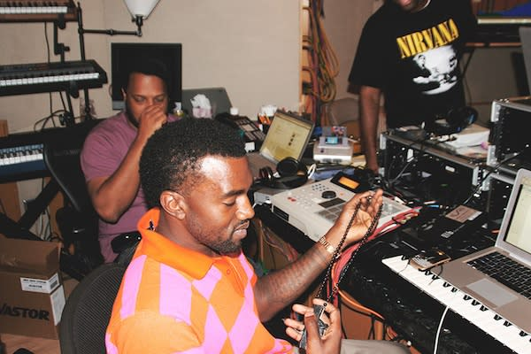 CrAstro2's tweet photo. Best Kanye Beat every year since 2000: (Thread) https://t.co/hkgqHqvSUP
