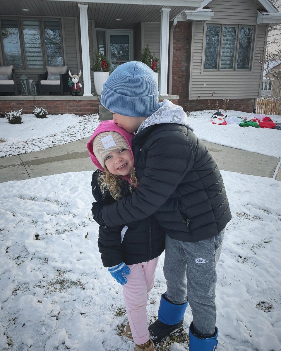 Sarah Zimmerman tweet media