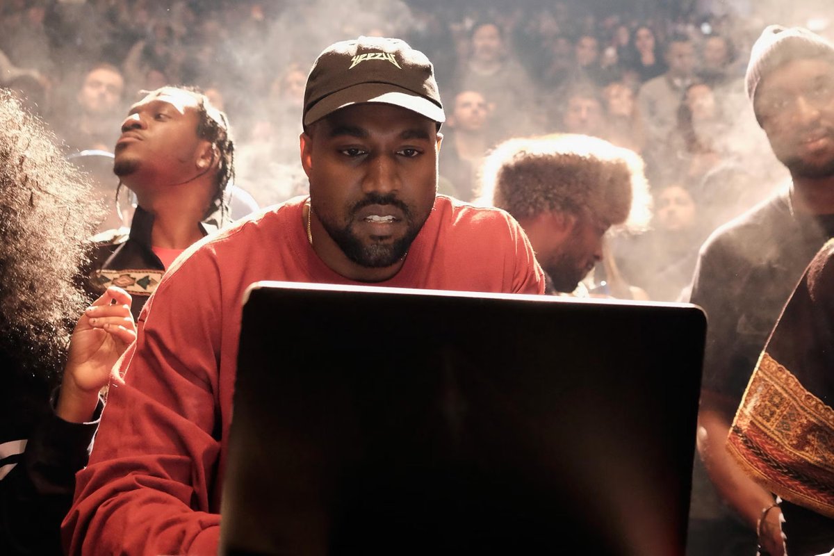 CrAstro2's tweet photo. Best Kanye Beat every year since 2000: (Thread) https://t.co/hkgqHqvSUP