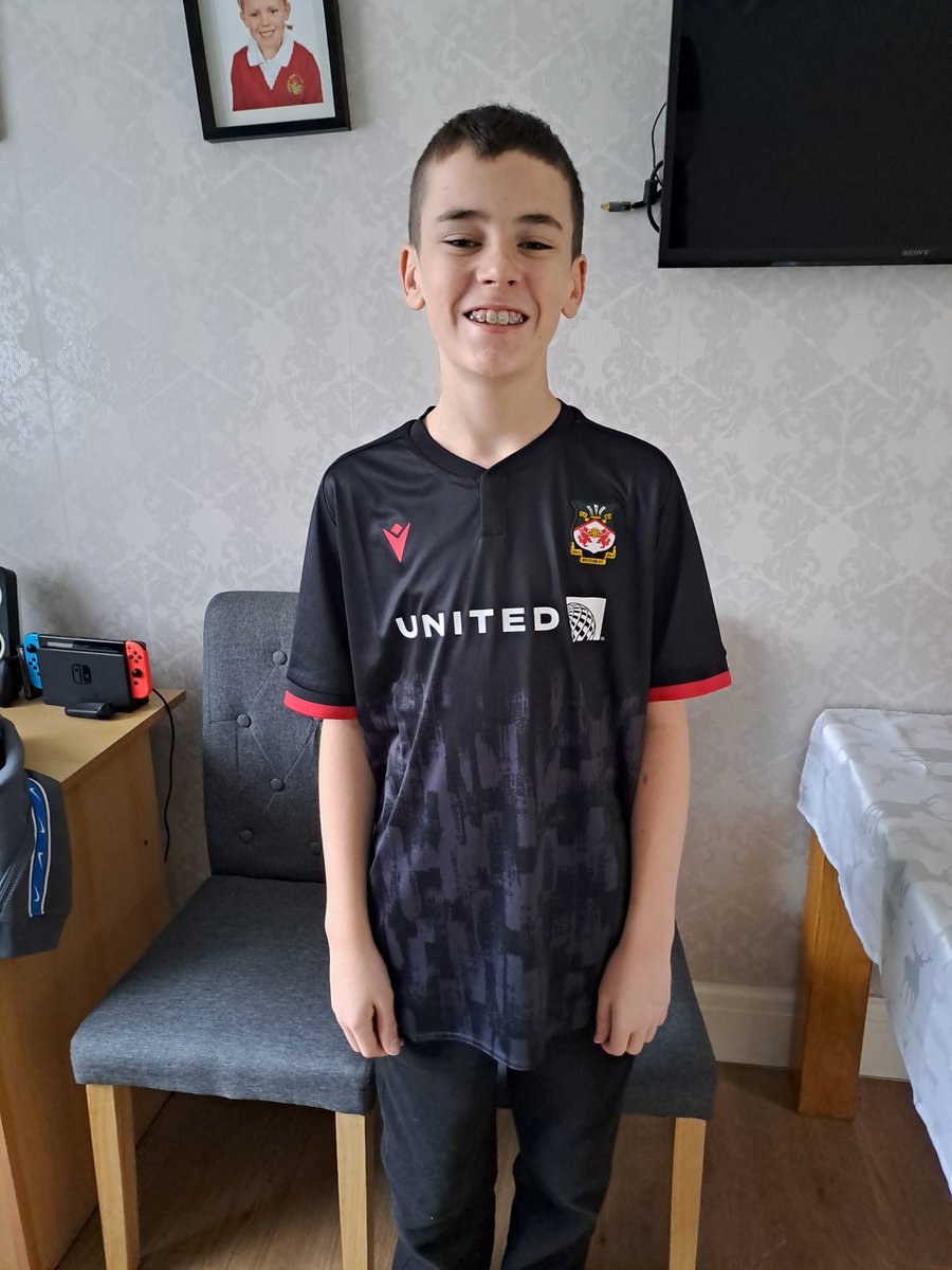 BuxtonGasMan's tweet photo. Thanks for the shirt @tozer_ben . Loving his birthday present 👌🏻 https://t.co/4wFHCsatM5