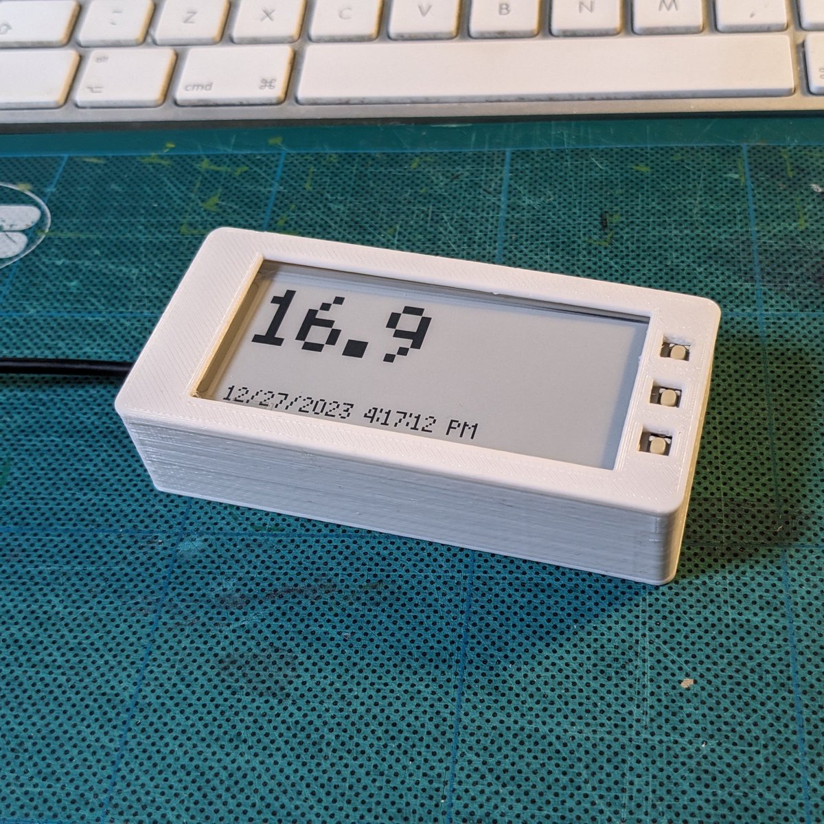 Dusted off my 3d printer (literally... it hasn't been touched for over a year) and made a case for my @pimoroni.com Pico Inky. Need to do something better for the buttons, but pleased with the result so far.