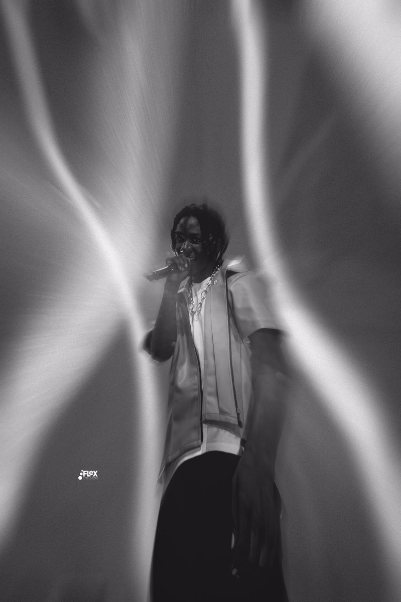 FLEXTHELENS📸 tweet media