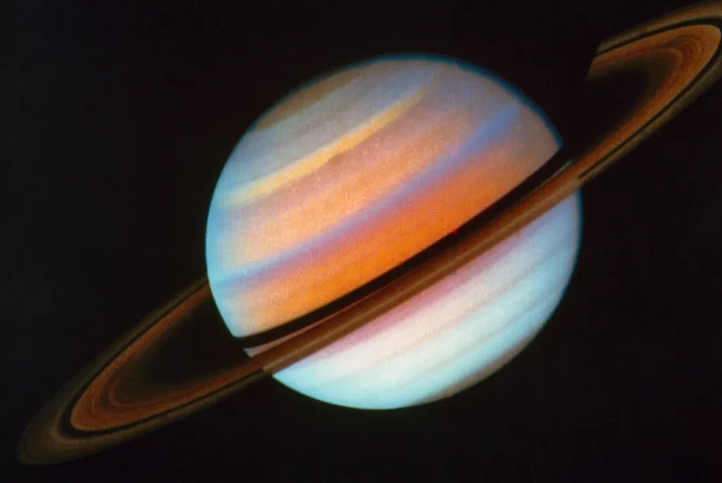 astro_jaz's tweet image. saturn, color-enhanced taken by voyager 1 🪐