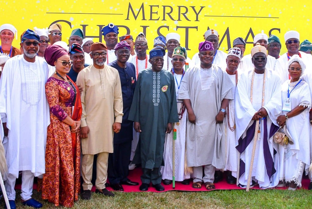 followlasg's tweet photo. President Tinubu meets Lagos politicians and traditional rulers at the Government House, Marina, on Wednesday, 27 December 2023.

@jidesanwoolu @drobafemihamzat @officialABAT @mudashiru_obasa @BSaluHundeyin @femigbaja @hmokunola_ @gboyegaakosile @gbenga_omo @Mr_JAGs 
#LASG 
#AGreaterLagosRising
