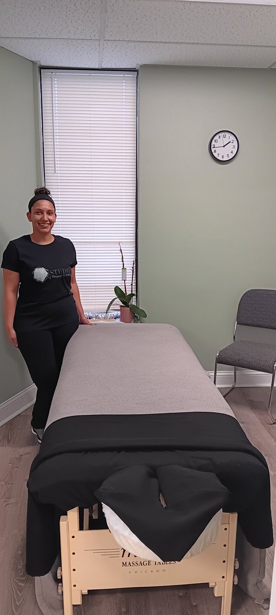 Studioofmassag1's tweet photo. We are fully Staffed and ready for the New Year Rush.. 
Get scheduled with Samantha and Tatiana. 
https://t.co/vKGLcotiLM 
#bestmassage #massagetherapy #pregnancymassage #therapeuticmassage https://t.co/NwxHnLljw5