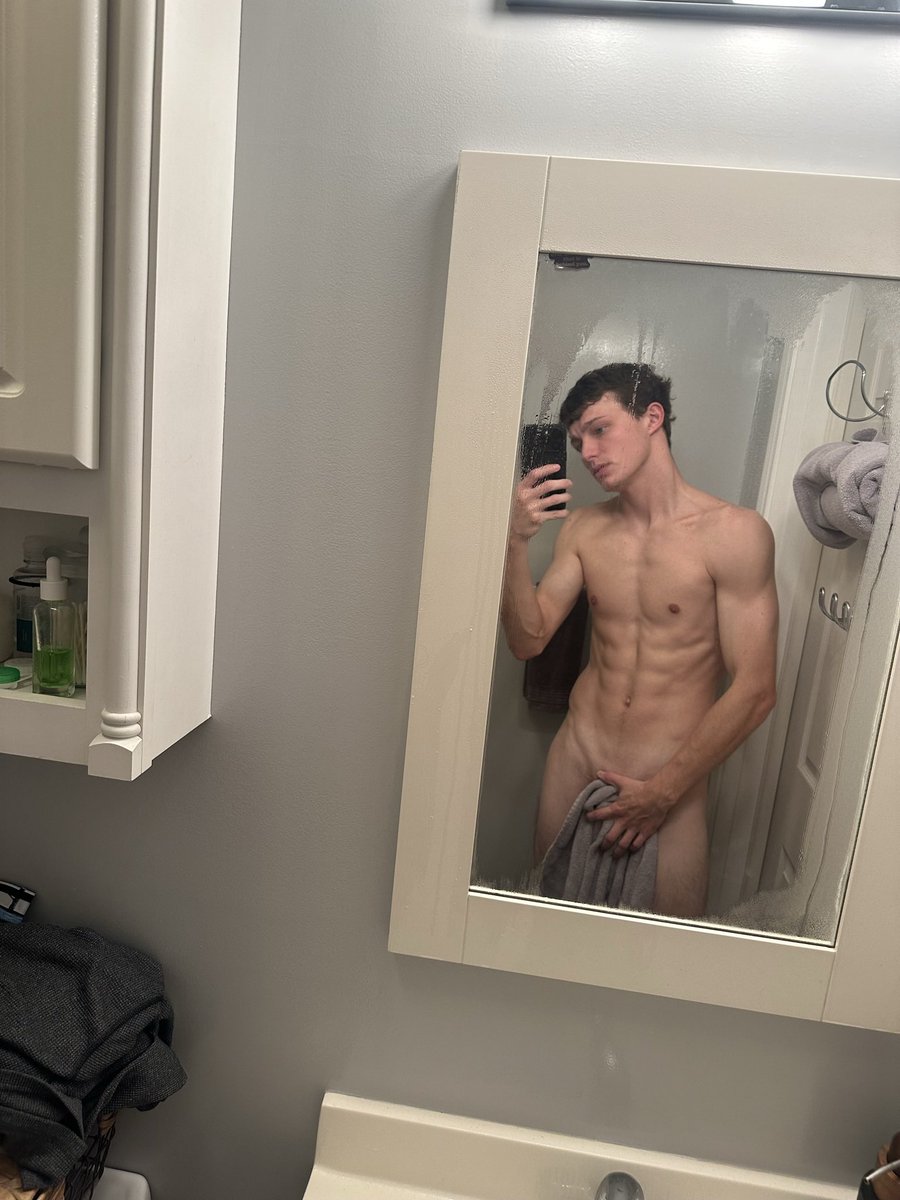 There’s a reason I get what I want 😏 come be my pathetic little cash fag. I deserve nothing less.