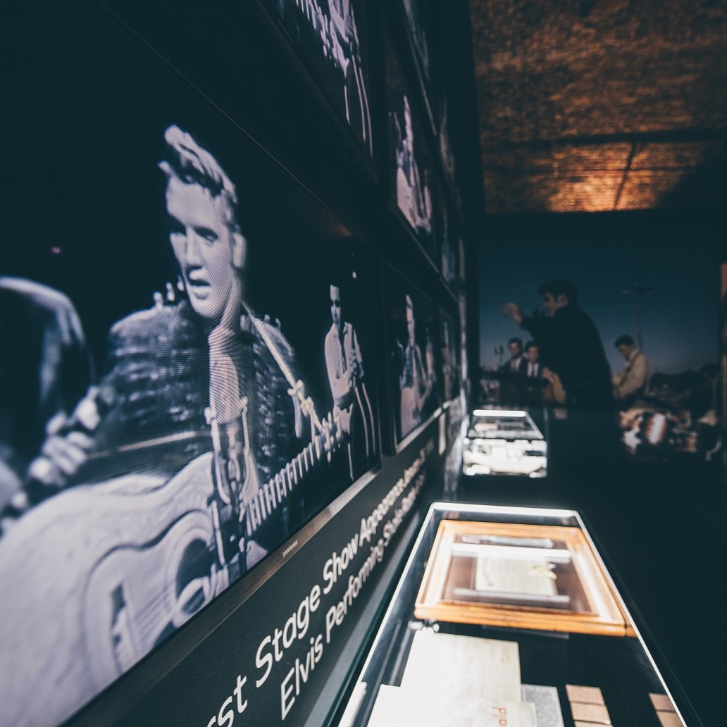 Arches_LB's tweet photo. Calling all London Bridge City and SE1 residents… 👏

Every Wednesday from 3pm onwards is officially ‘Local’s Night’ with 20% off exhibition tickets.

Walk-ins only – just bring yourself and proof of an SE1 address!

#elvisp #presley https://t.co/cvzPOnBymE