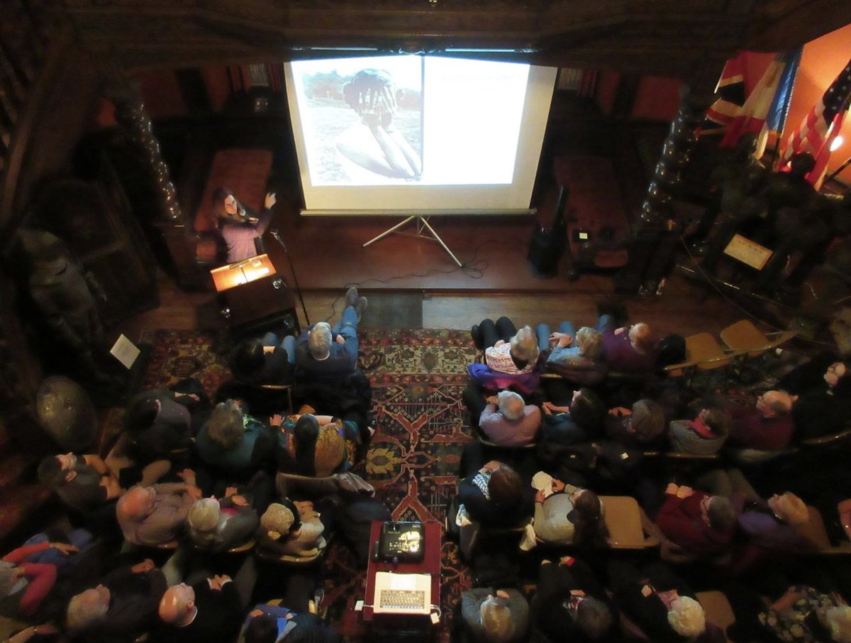 #Evanston! We are happy to announce that beginning in January 2024, all events in EHC's public lecture series will be free to all! See the line up of programs &amp; RSVP here: evanstonhistorycenter.org/series/upcomin… Pictured: Pamela Bannos discusses her research on photographer Vivian Maier at EHC.