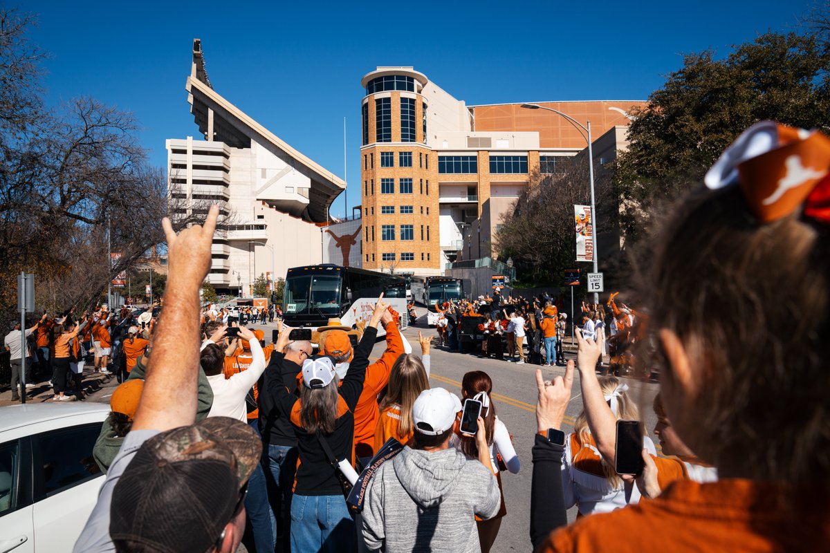 Texas Longhorns tweet media