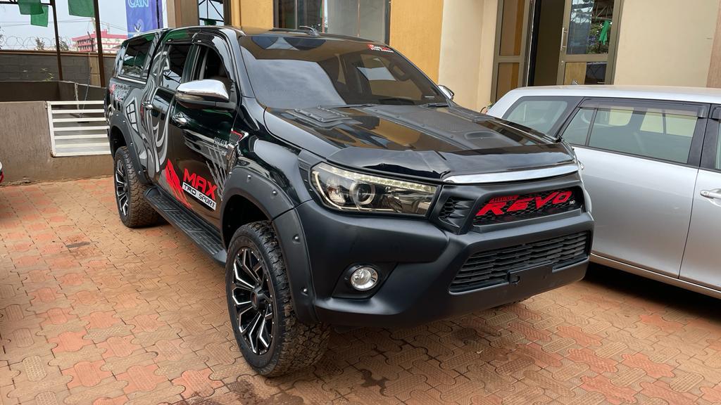 DriveNowUg's tweet image. The Gecko face speaks for the Toyota Hilux Revolution.....

#ConquerNow