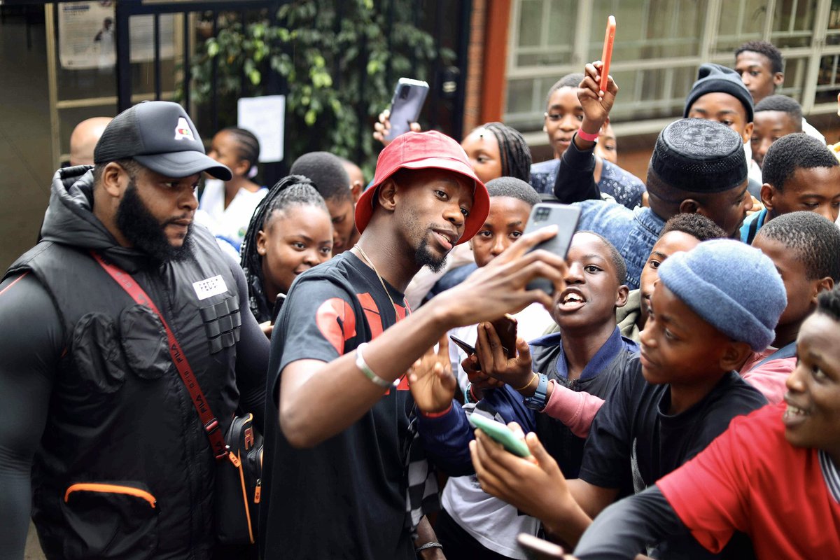 Robot_Boii's tweet photo. Thank you for always being there and having my back…👊🏾❤️✊🏾

The team is in safe hands…Happy Birthday Big Jey 🙏🏾 

📸: @don_merci 

#HBD #BigJey #TeamRobot https://t.co/bsbIsn7AvJ
