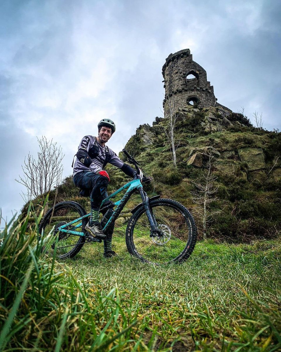 .@mark_outdoor_adventures - Awesome Boxing Day ride up and around Mow Cop castle and Congleton Edge… super super slippy, but then it does keep you on your toes not knowing at what point your tyres are going to slide out from under you and put you on your arse 🤣🤣 #TotalMTB