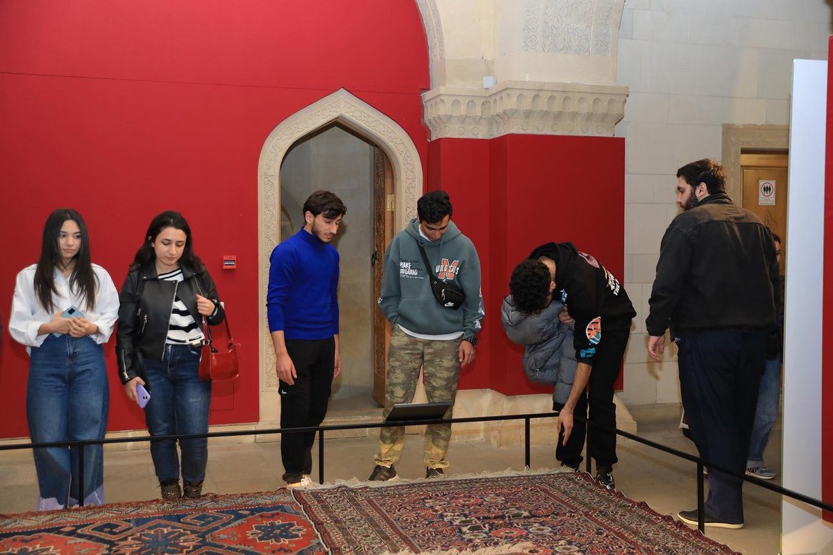 “Davam” Tarix Klubunun təşəbbüsü ilə “Milli irsimizi tanıyaq və tanıdaq” adlı layihə çərçivəsində Şirvanşahlar saray kompleksinə ekskursiya baş tutub.

#davam2023 #davamgenclerherekati