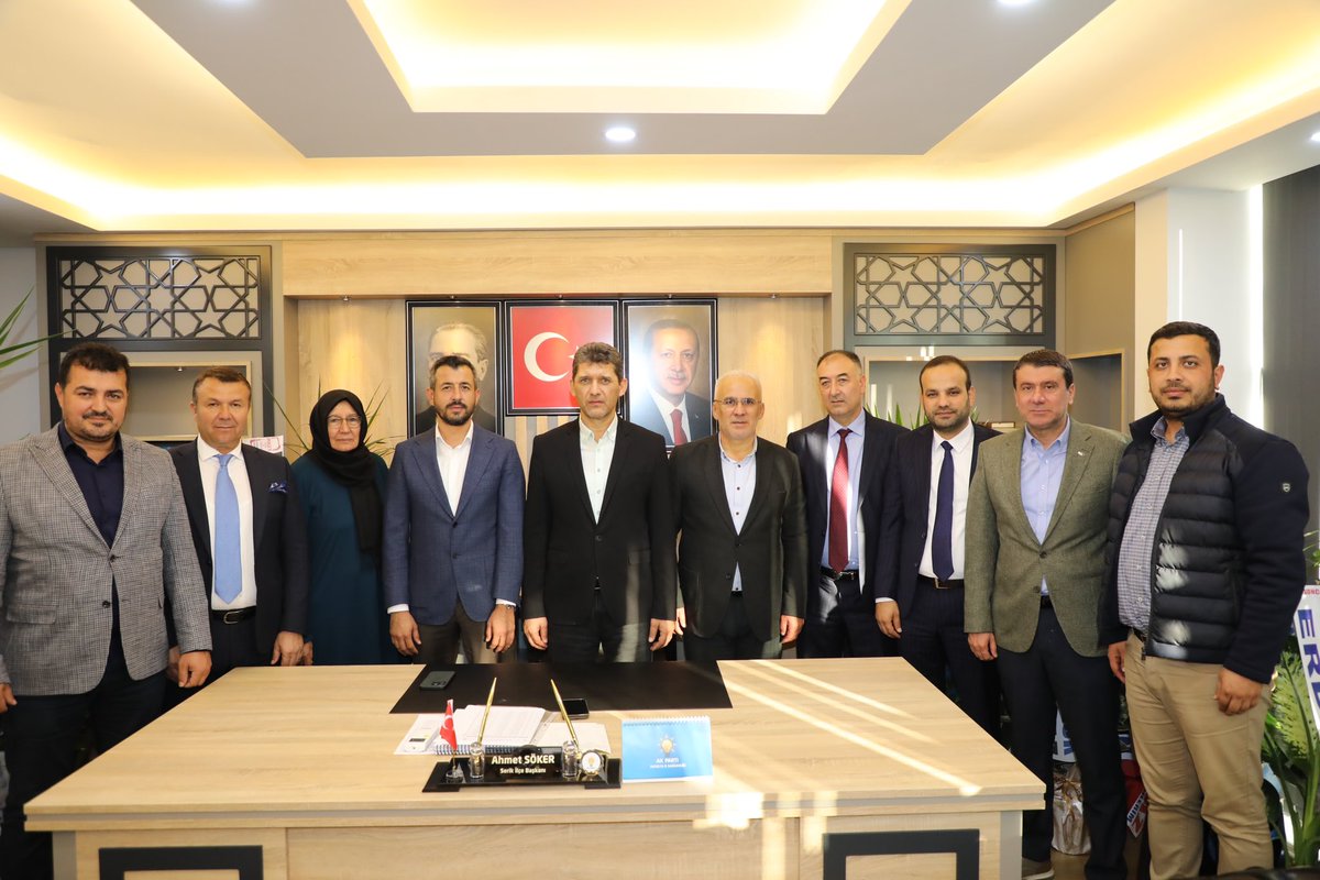 alicetin_07's tweet photo. 📍Serik İlçe Başkanlığı

İlçe Başkanlığına atanan Ahmet Söker’e (@ahmetsoker7 ) hayırlı olsun ziyaretinde bulunduk. Geçmişten bu güne partimize hizmet etmiş İlçe Başkanlarımız, Belediye Başkan Aday Adaylar ve partili arkadaşlarımızla bir araya geldik. https://t.co/9yGDhTA1id