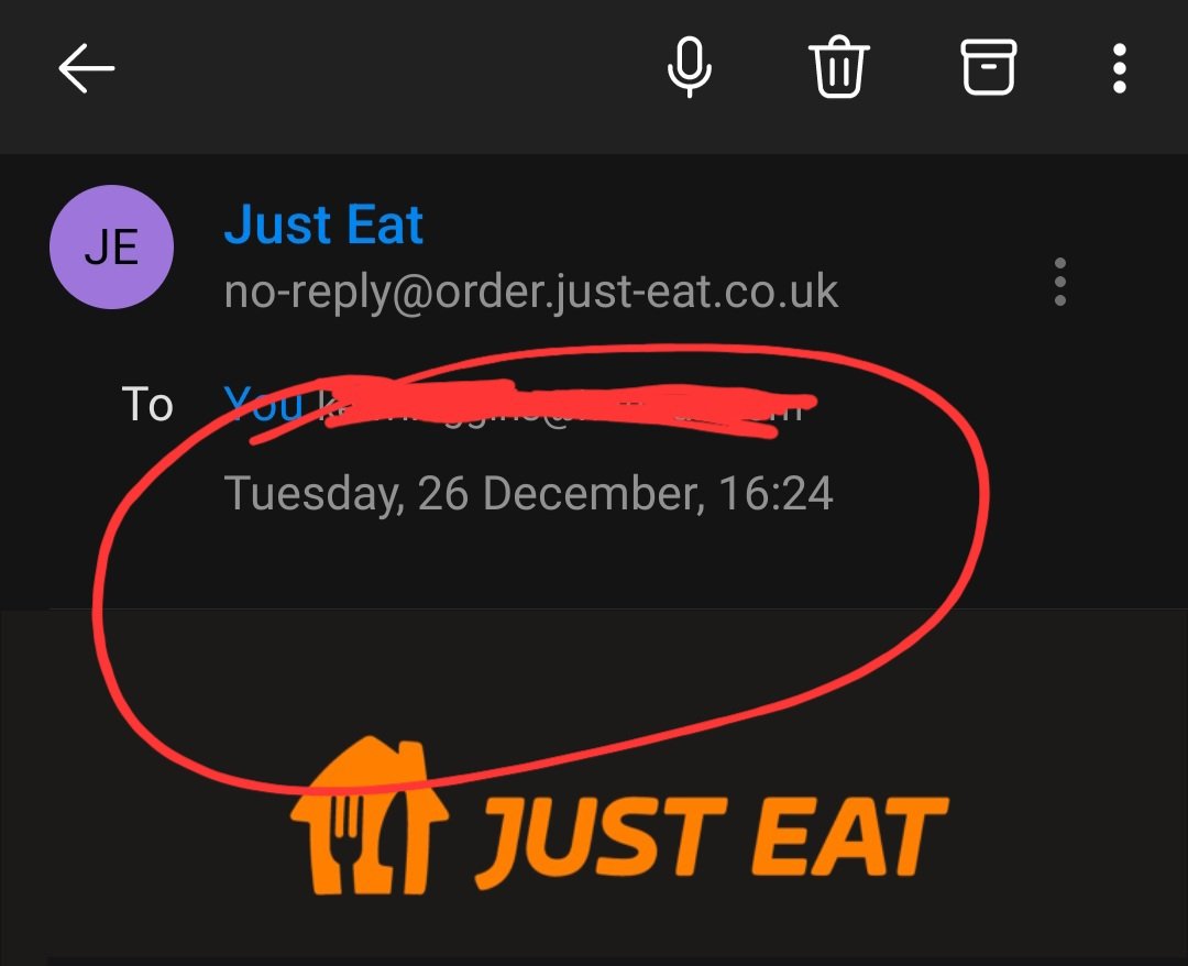 kvim00n's tweet photo. @JustEatUK ordered burger king last night and after 2 hours and 16 minutes of waiting we were missing items and the food was cold, total disappointment - stringing along a customer for over 2 hours is madness and surely deserves compensation🤯 https://t.co/B1Pc0aSP7F