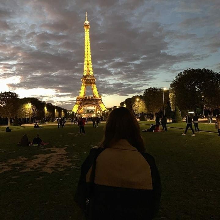 nyasarkebulan's tweet photo. we'll always remember of your beauty, paris 🗼🇫🇷

#chocopins few tweets au special edition : in paris, french ✨

– a submission for #HOLIDAYWITHBXGWEEKS #EVERY2WEEKS @bxgfess – https://t.co/62gvMKUpHX