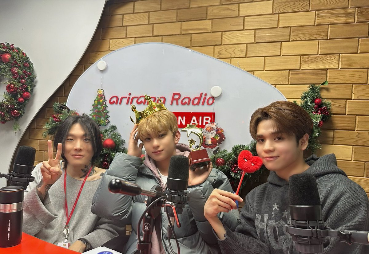 rnus_arirang's tweet photo. #RNUS
[Final PICK🪙]

이번 ‘사랑합니다 트로피’는
🏆 MARCUS 🏆에게 돌아갔습니다!! 

CHI CHI와 SUCRAM이 
내 편이 돼주는 방송이라니!🫢
새삼 너무 든든하고 따뜻하게 느껴진 
오늘이었어요!

소감으로 사랑합니다를 연발한 마커스🥰
🫶빈치 &amp; 마커스, 우리도 사랑합니다🫶 https://t.co/sLabnQ9SEz