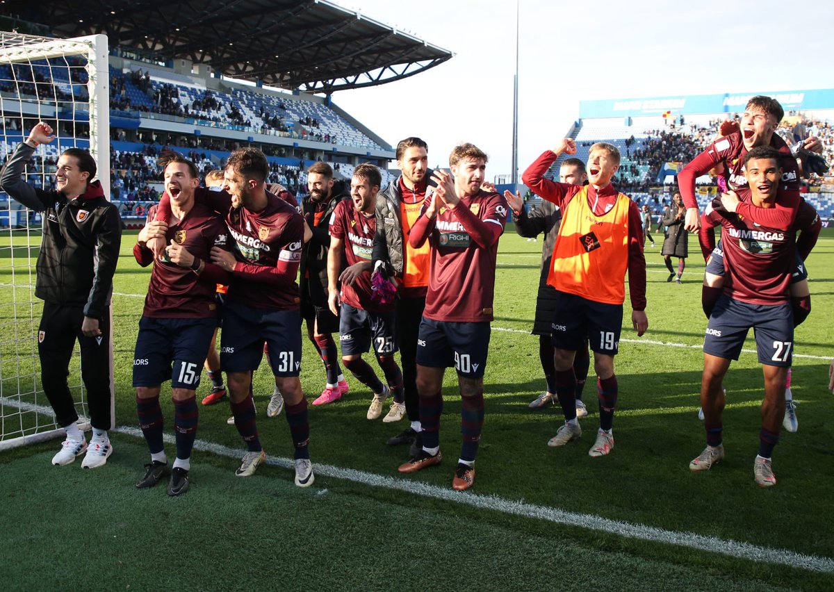 Nesta's tweet image. 💪🏼💪🏼💪🏼 Buon anno a tutti!!

Forza Reggiana 🇱🇻

#ReggianaCatanzaro