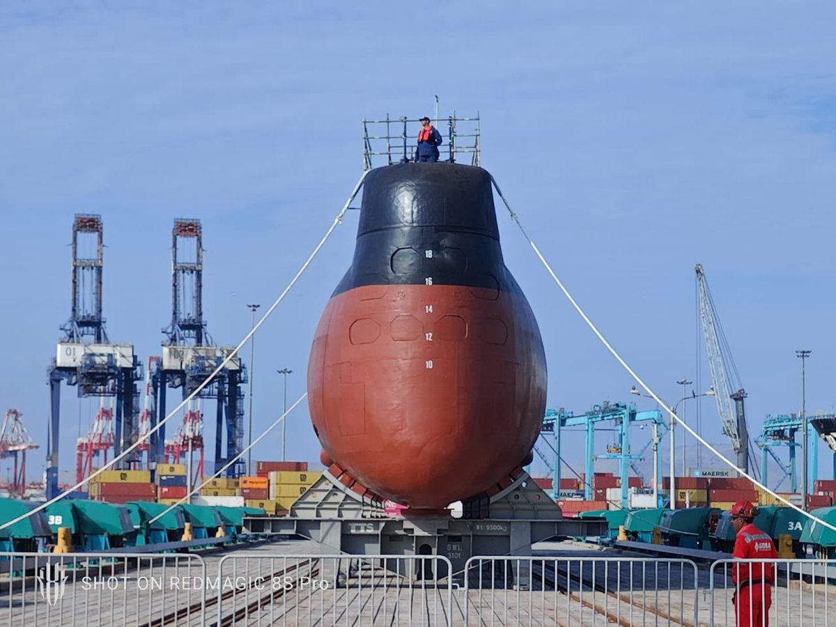 WarshipCam's tweet photo. Peruvian Navy Type 209/1200 diesel-electric submarine BAP Chipana (SS-34) with launching ceremony in Callao - December 27, 2023 #bapchipana #ss34
SRC: TW-@naval_peru https://t.co/TDk1C2rBYA